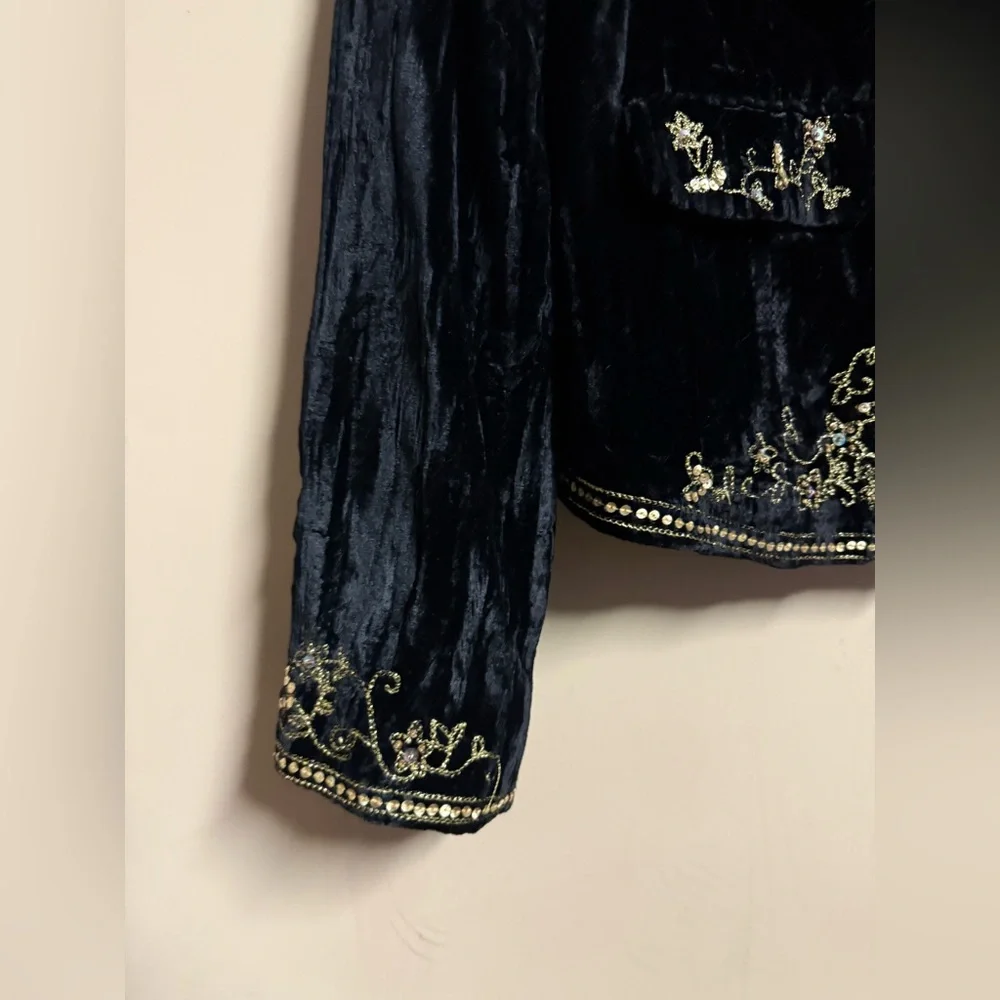 Katherine Barclay Black Blazer with Gold Embroidery - Picture 3 of 10